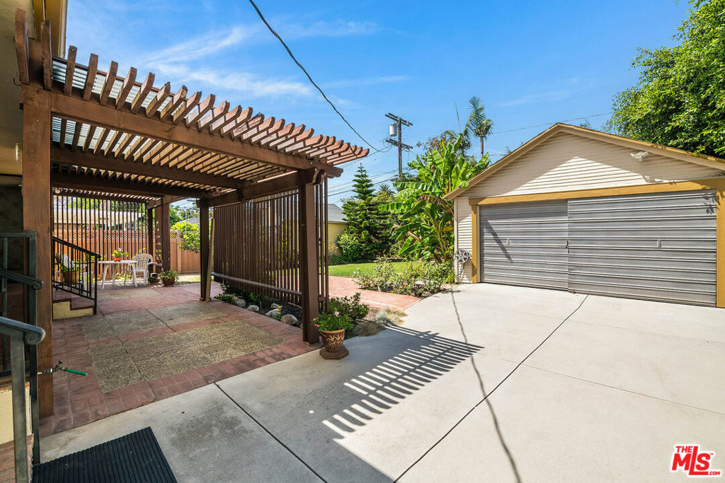 main property photo 26