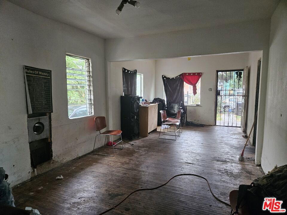 main property photo 9