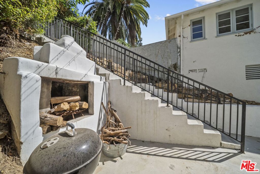 main property photo 33