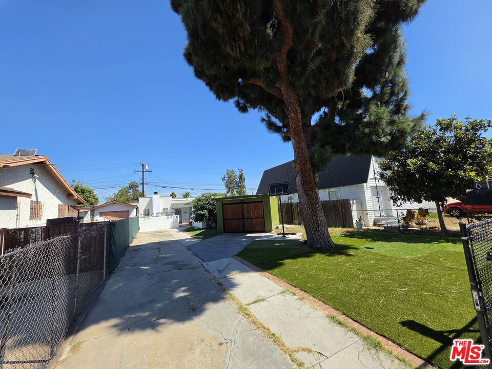 main property photo 9