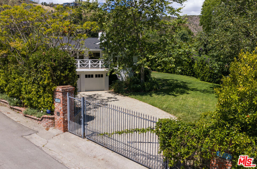 main property photo 35