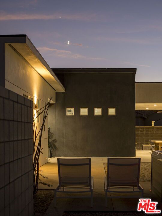 main property photo 28