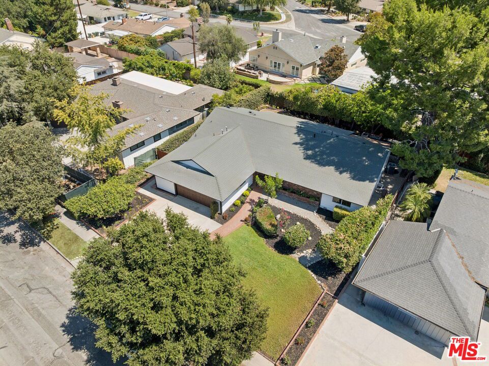 main property photo 58