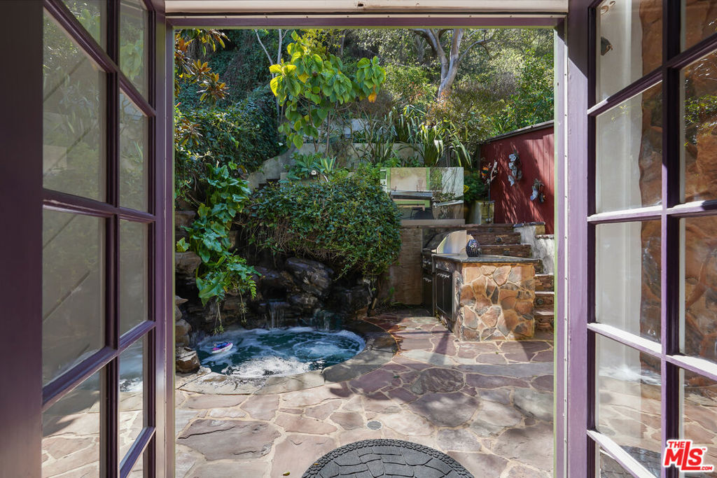 main property photo 16