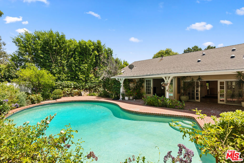 main property photo 21