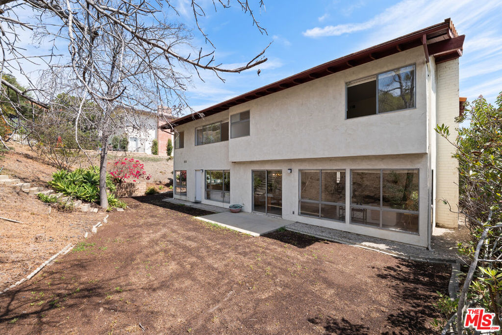main property photo 31