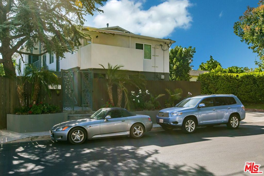 main property photo 23