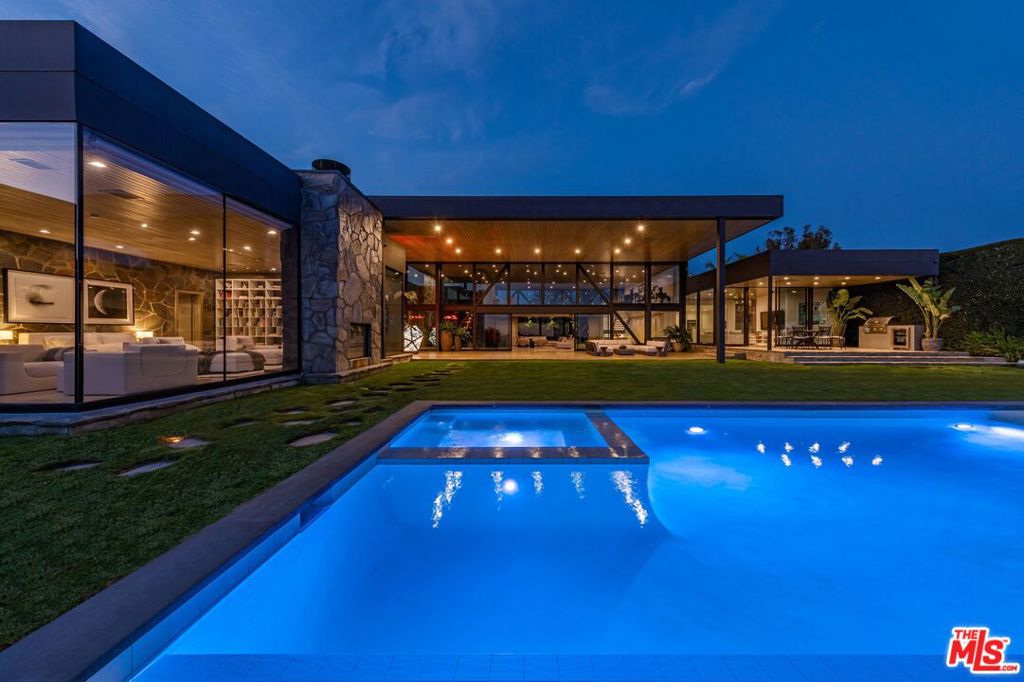 main property photo 37