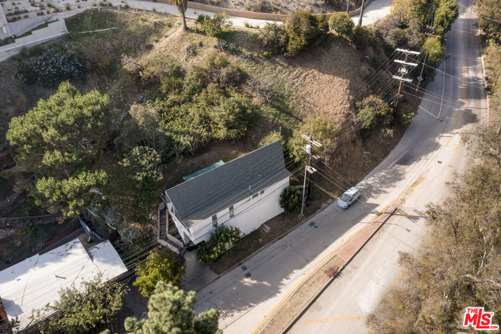 main property photo 8