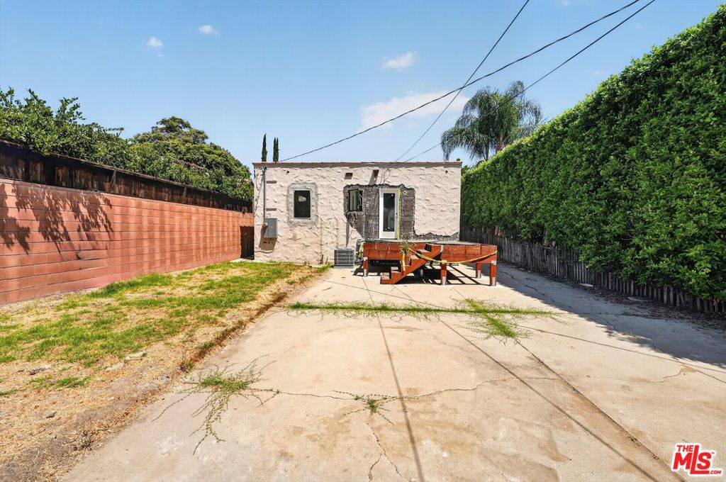main property photo 31
