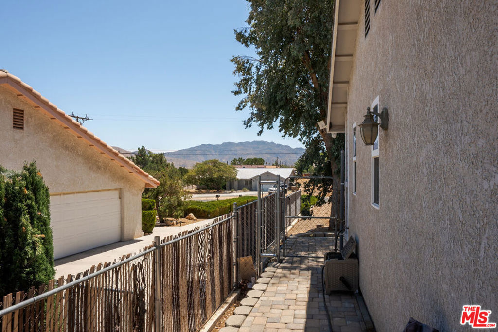 main property photo 59