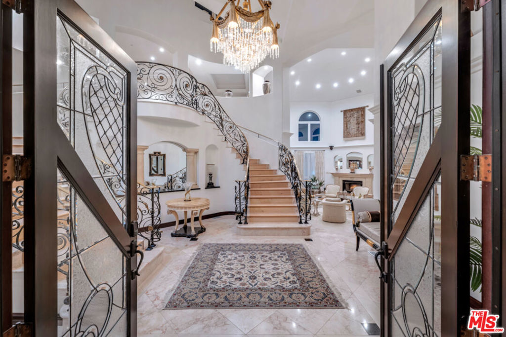 main property photo 10