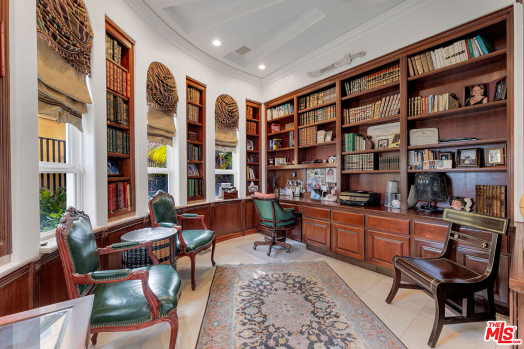 main property photo 14