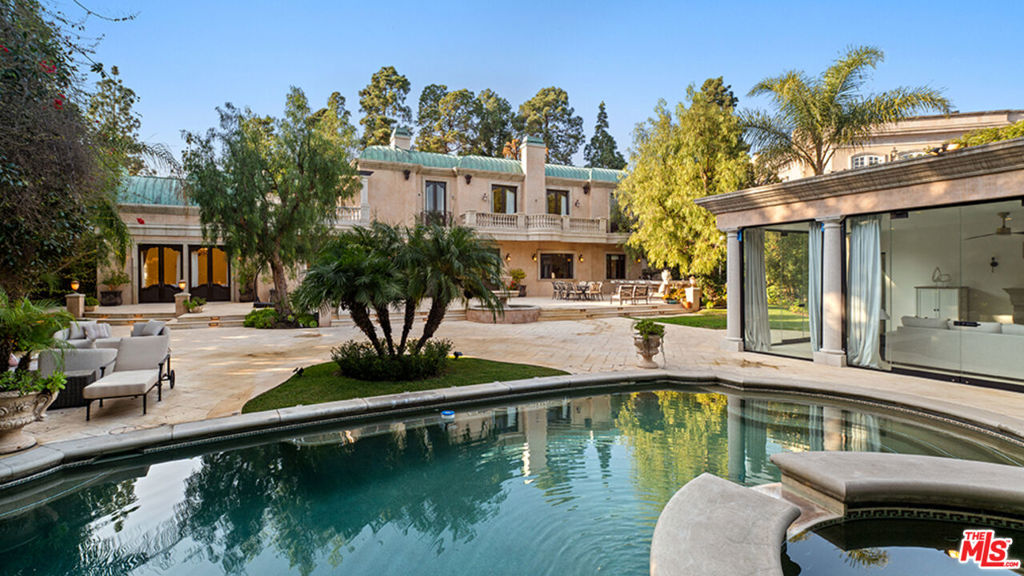 main property photo 41