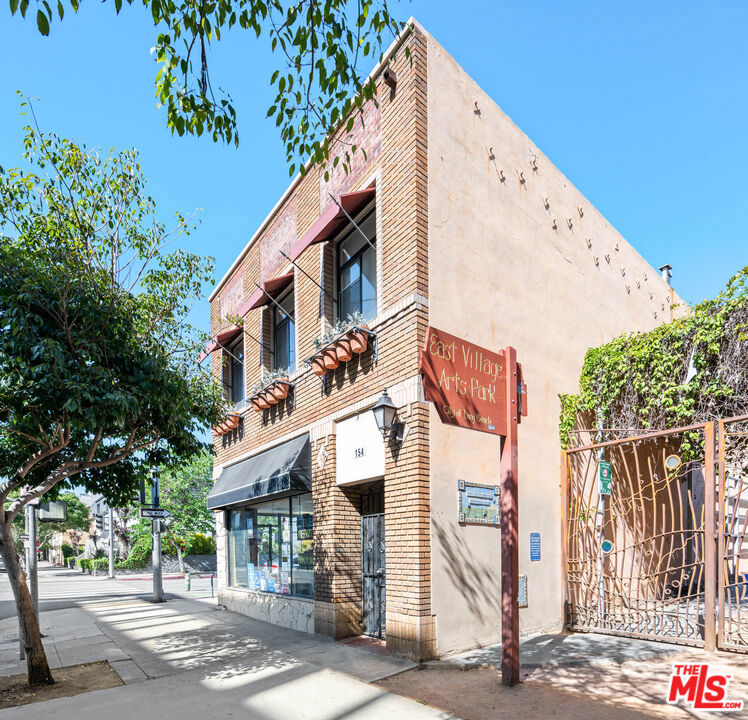 main property photo 13