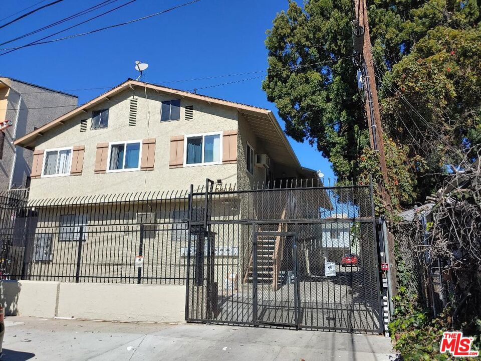 main property photo 37