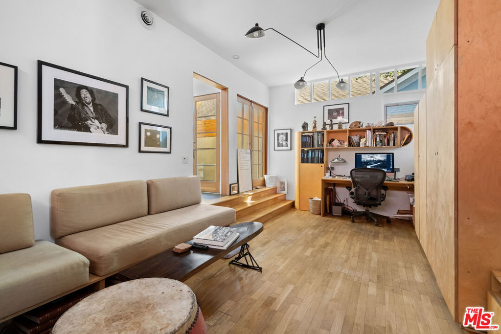 main property photo 19