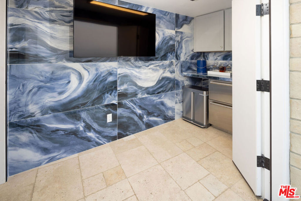 main property photo 65