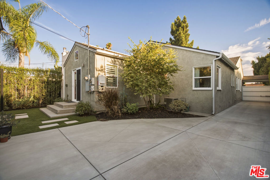 main property photo 35