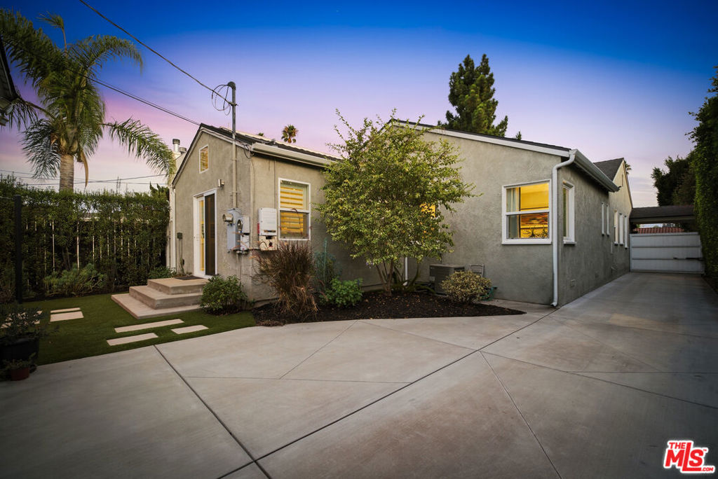 main property photo 50
