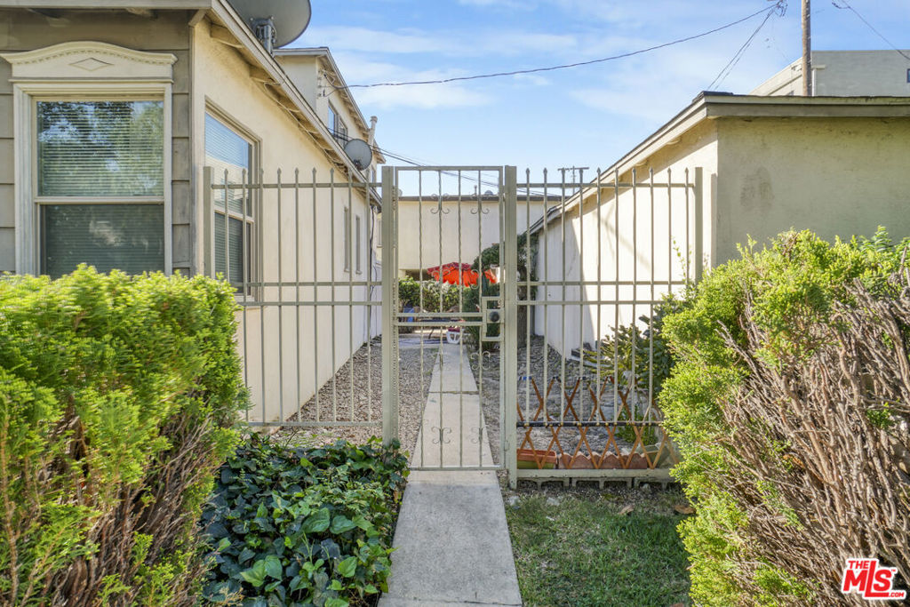 main property photo 12