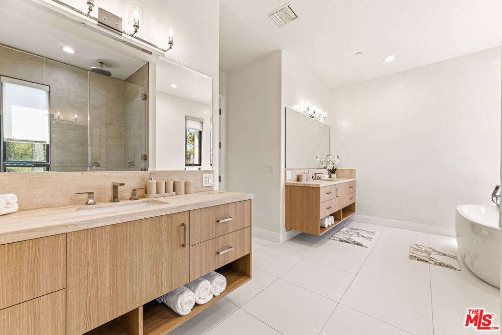 main property photo 65