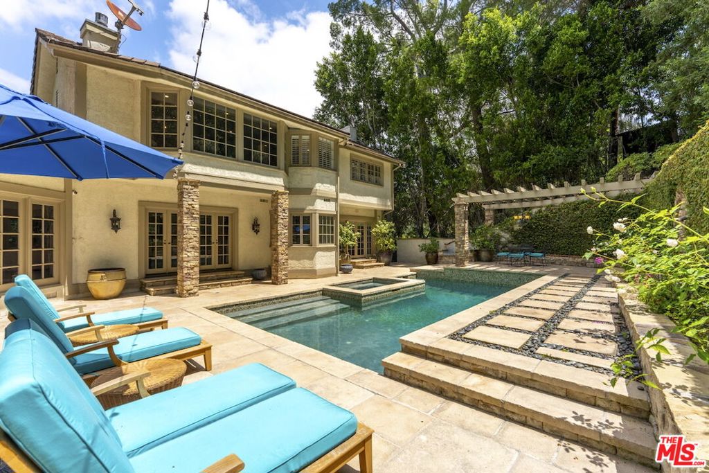 main property photo 36