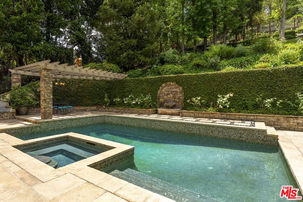 main property photo 39