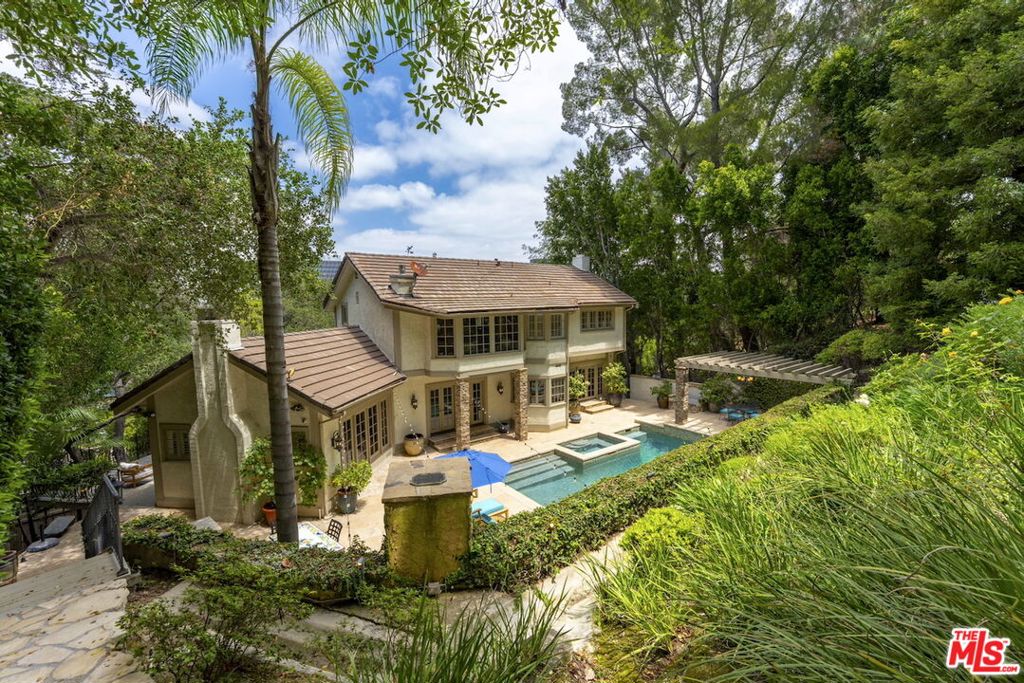 main property photo 46