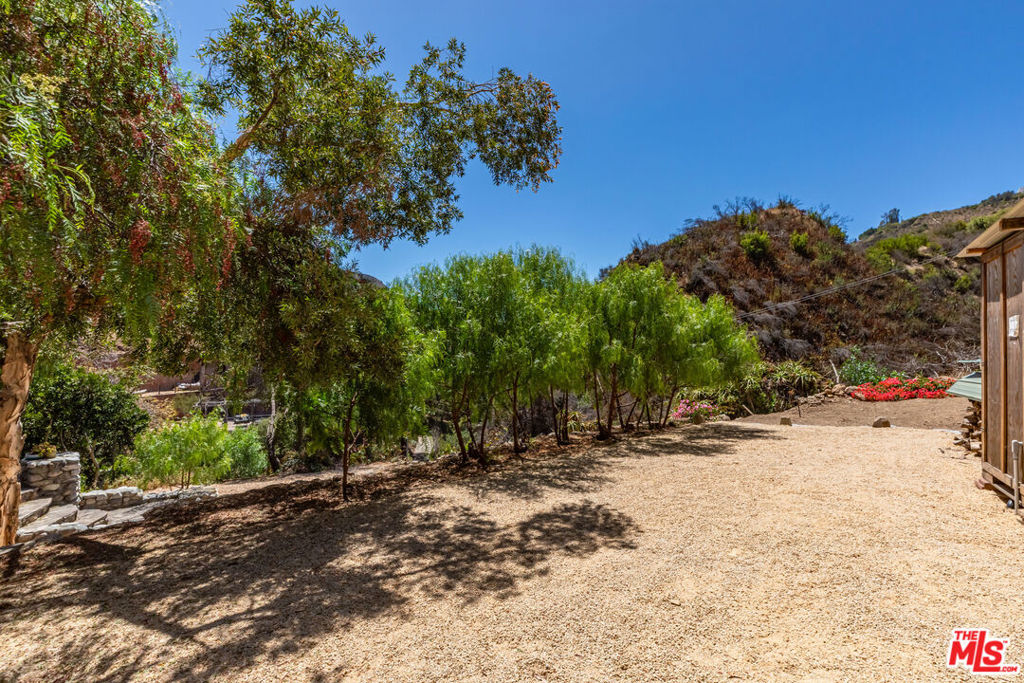 main property photo 50