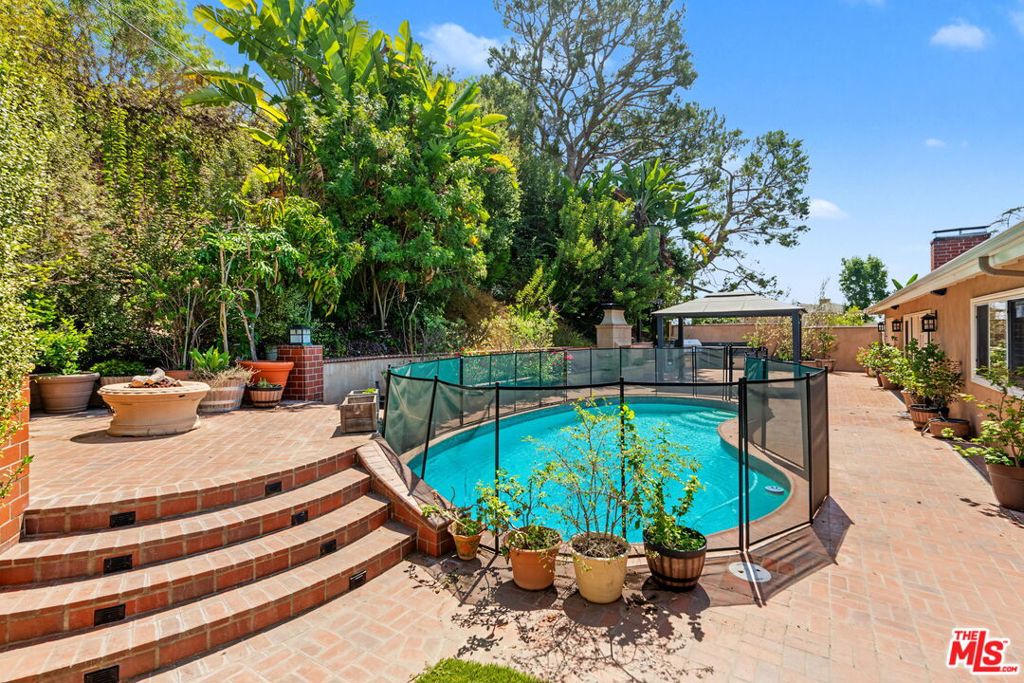 main property photo 50