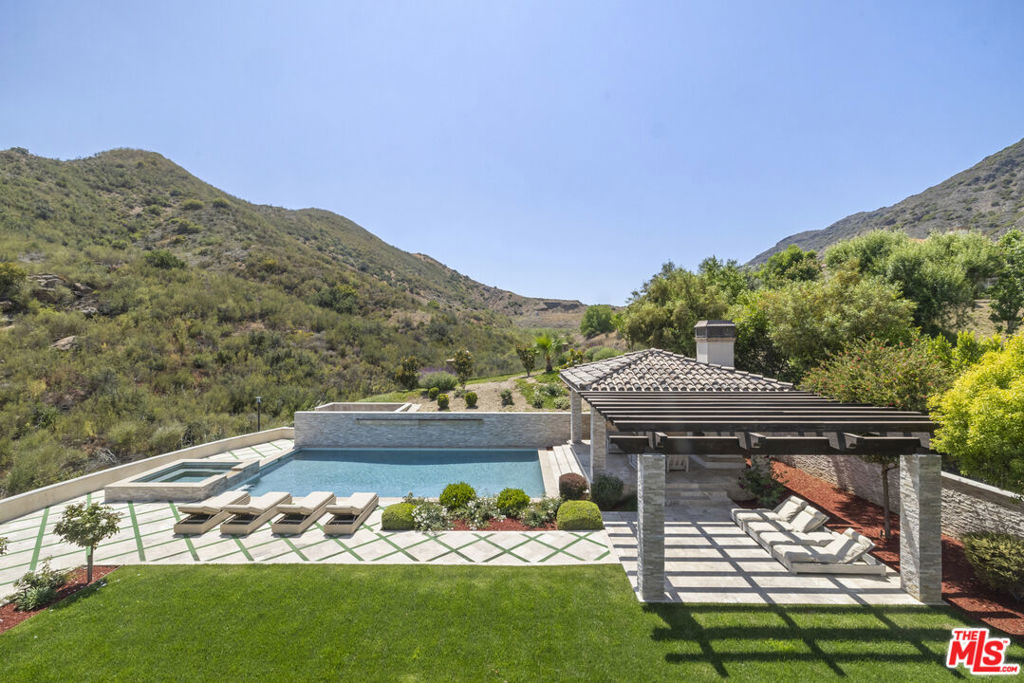 main property photo 27
