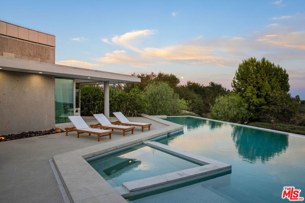 main property photo 49