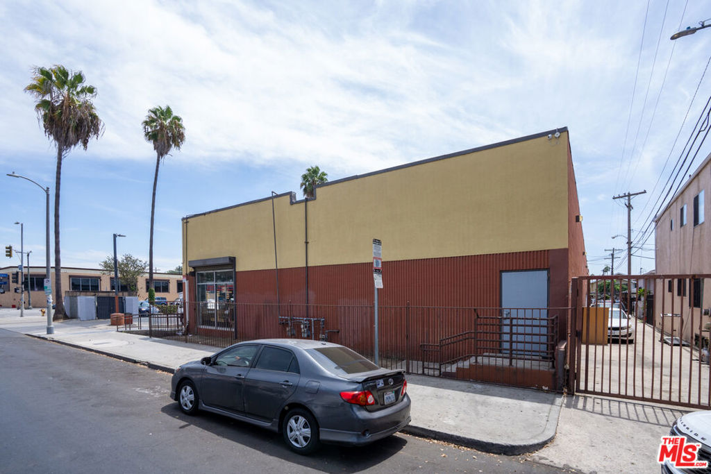main property photo 20