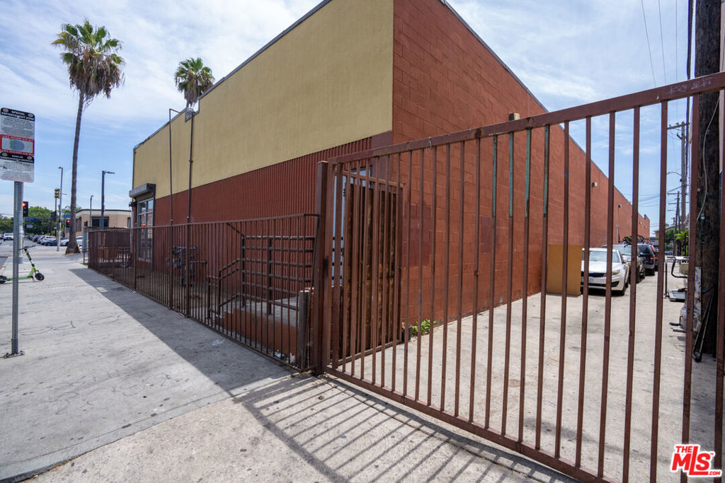 main property photo 21