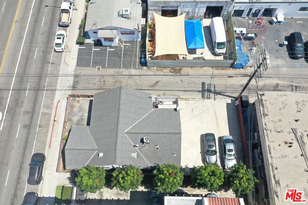main property photo 37
