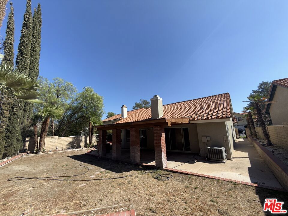 main property photo 10