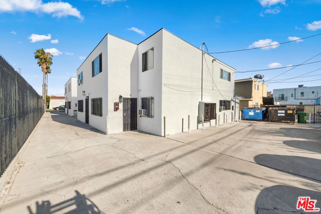 main property photo 13