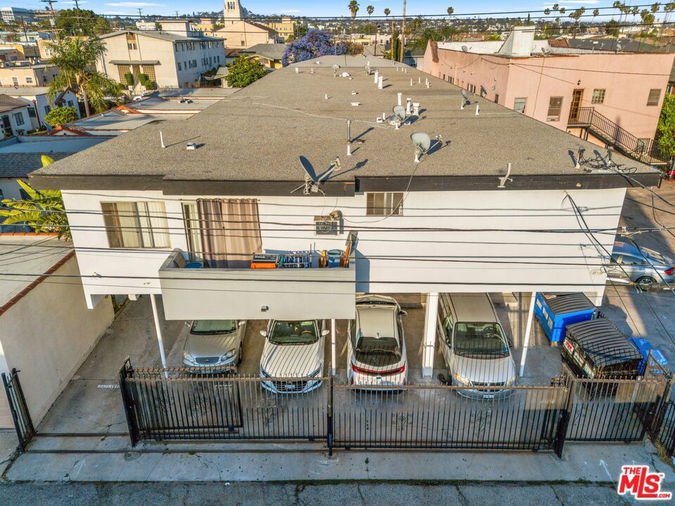 main property photo 17