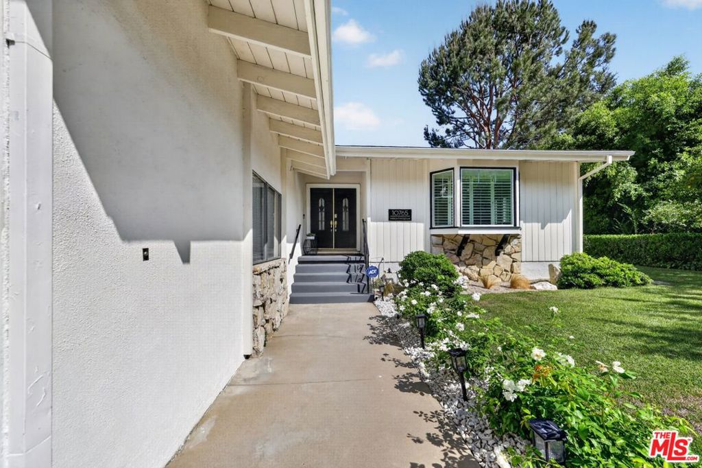 main property photo 61