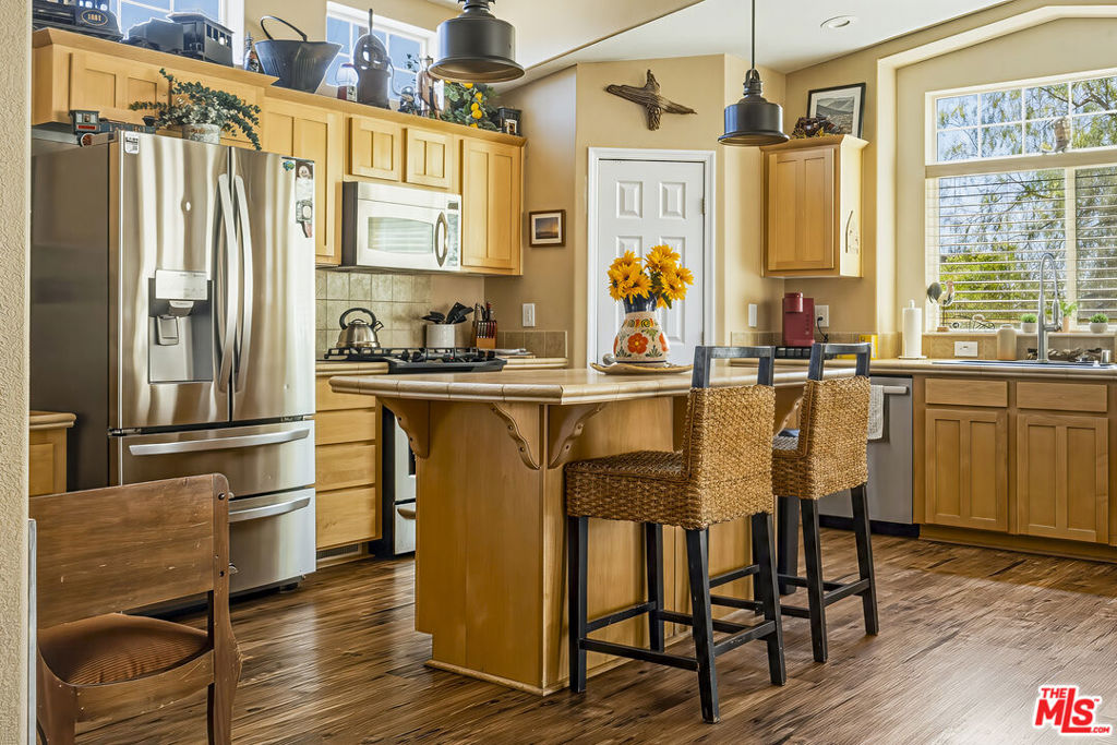 main property photo 13