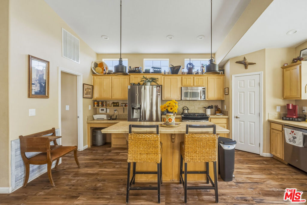 main property photo 14