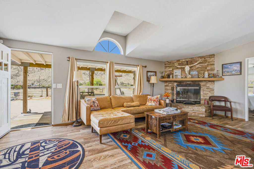 main property photo 3