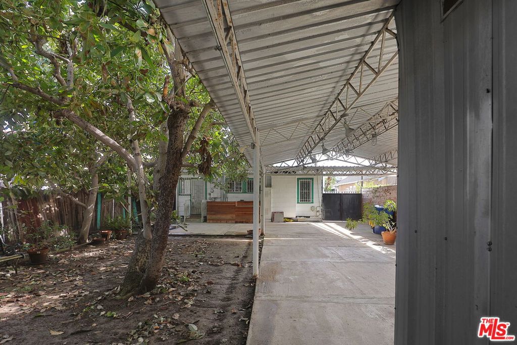 main property photo 26
