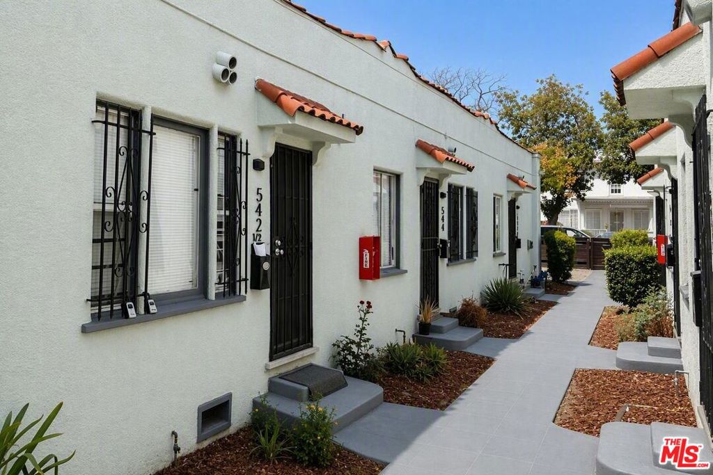 main property photo 7