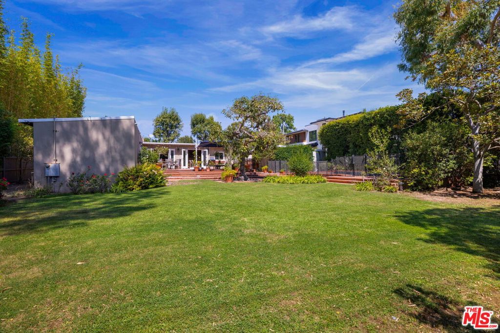 main property photo 40
