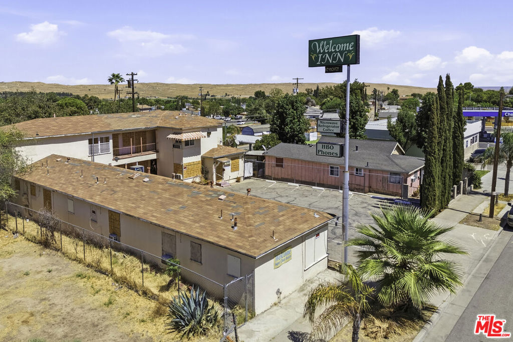 main property photo 23