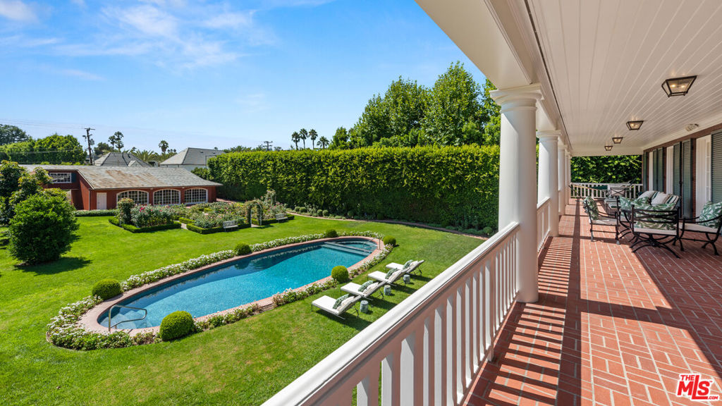 main property photo 18