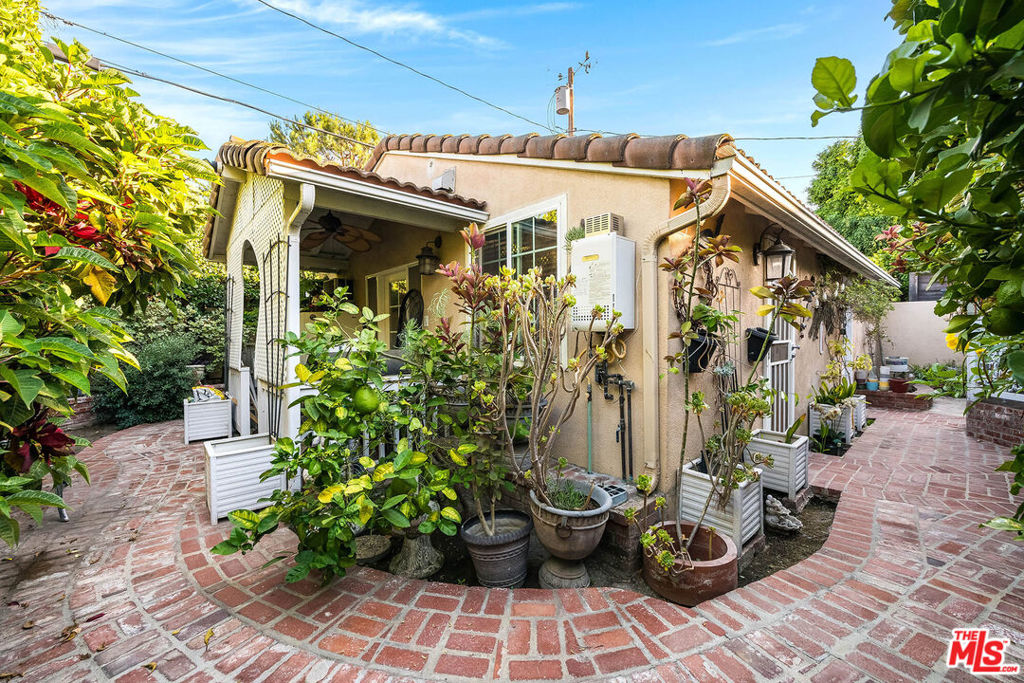 main property photo 26