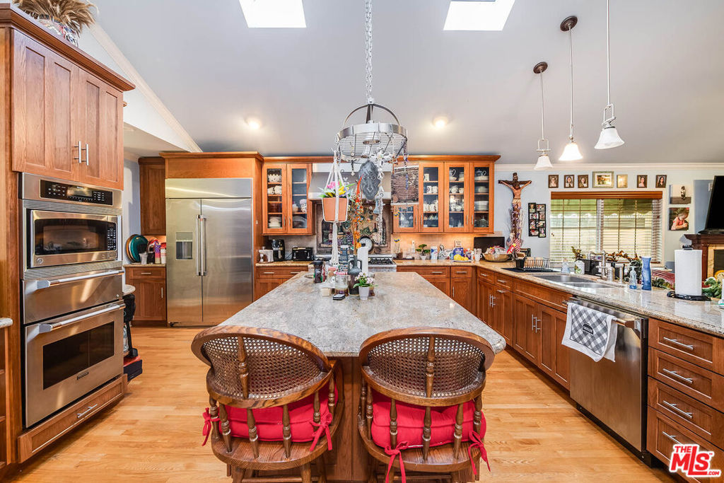 main property photo 7